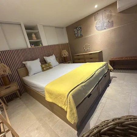 Naim Esterel וילה