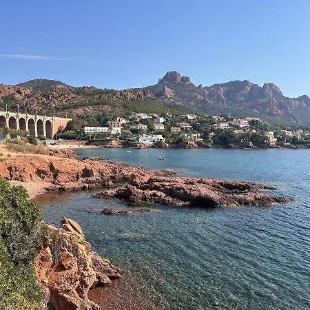 וילה Naim Esterel