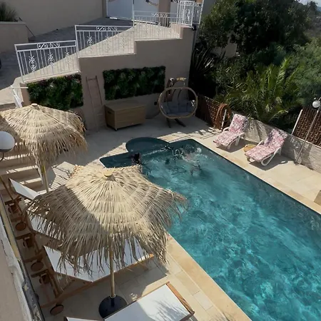 Naim Esterel וילה *