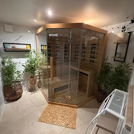 Naim Esterel Villa