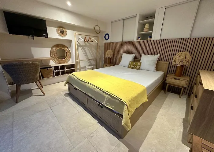 Naim Esterel Villa Saint-Raphaël